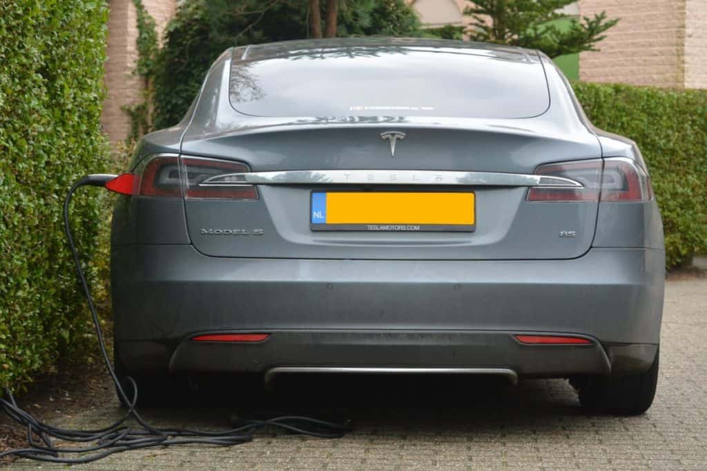 Best way to charge deals a tesla at home