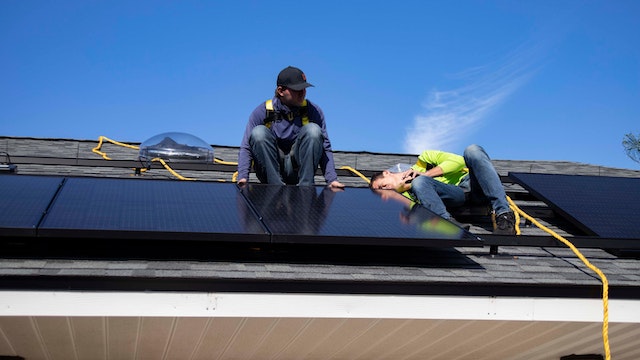 A Complete Guide On How To Become A Solar Panel Installer 8481